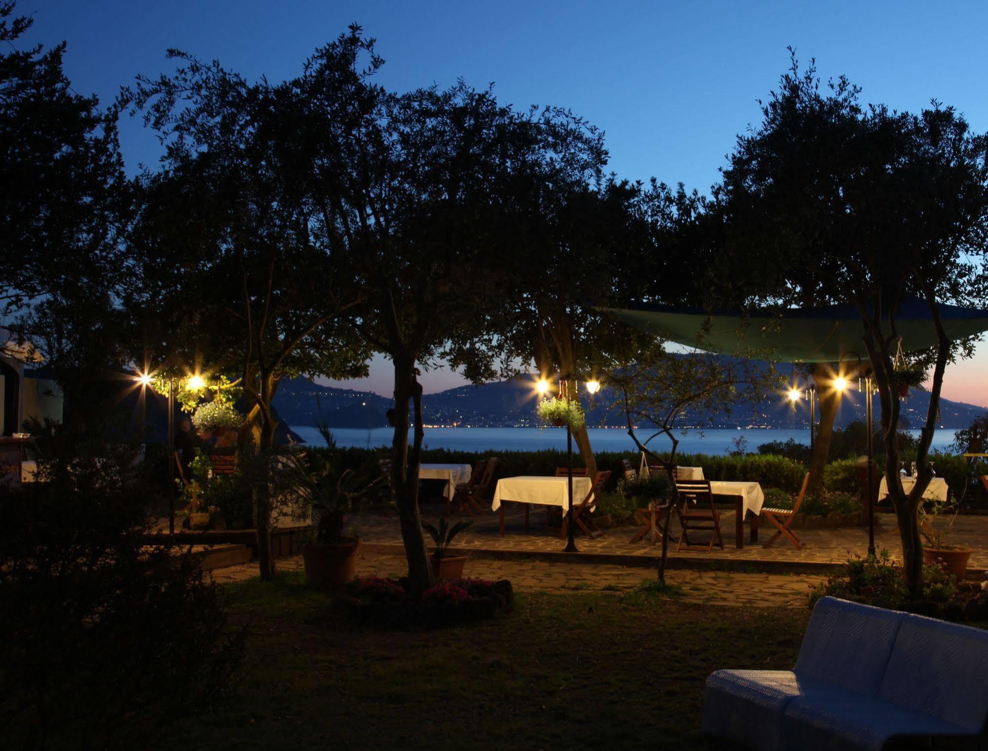 Hotel Solcalante Procida Exterior foto
